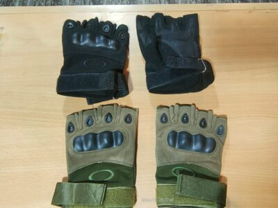 Hand gloves half